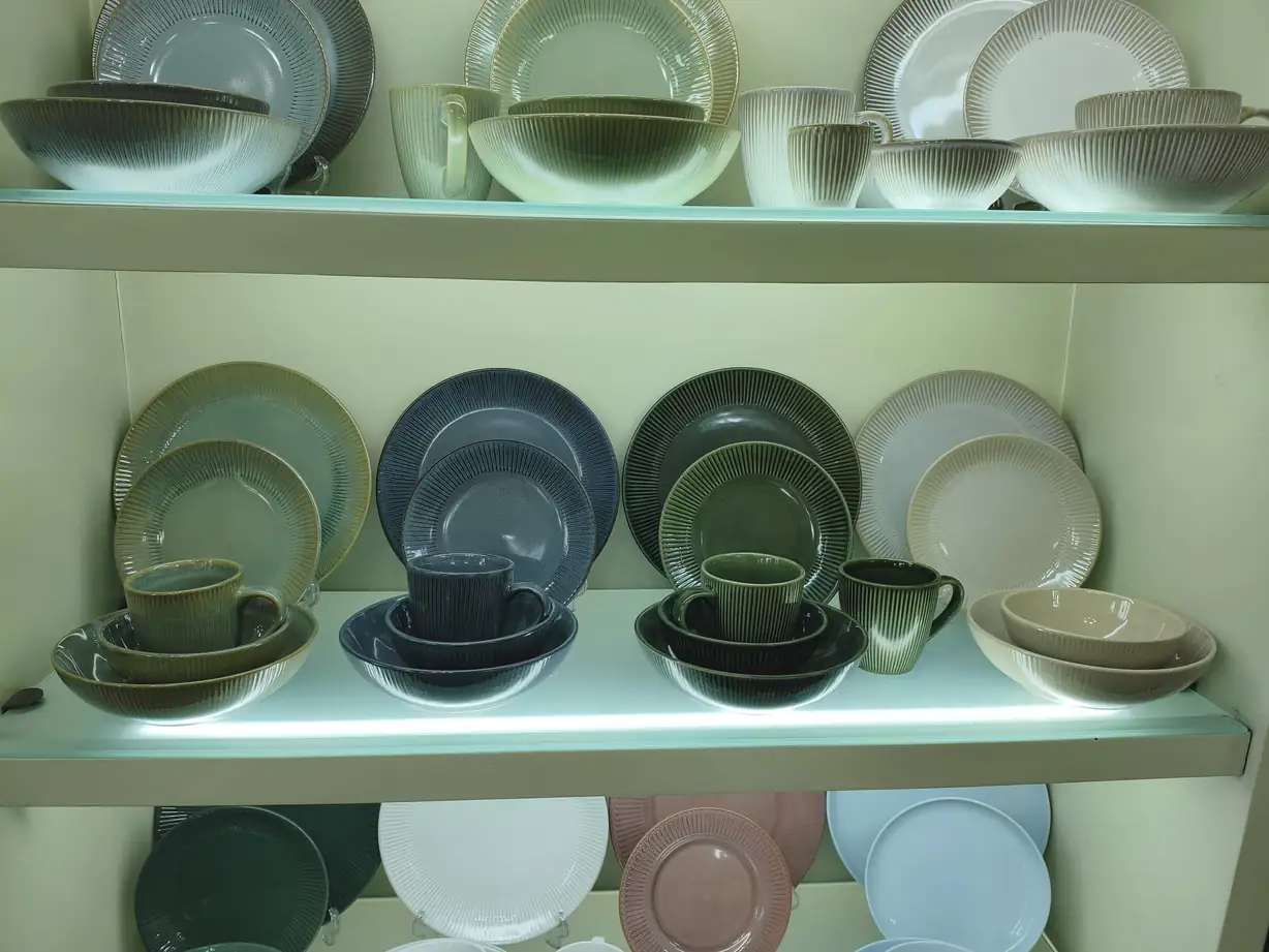 Rustic stoneware plate and bowl showcase